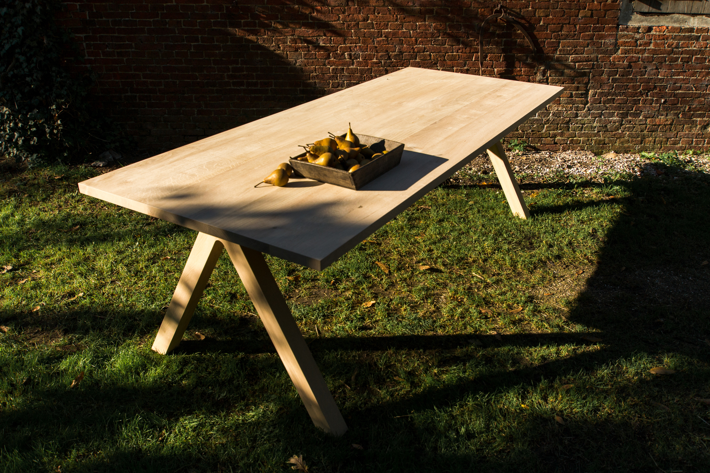 eettafel, samengestelde poot